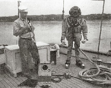 isla-tortuga-divers-koh-tao-US Navy-diver-1943-Plate-6