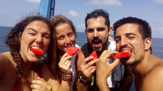 www.islatortugadivers-isla-tortuga-divers-koh-tao-cursos-buceo-español-equipo-ceaining-station-frutita