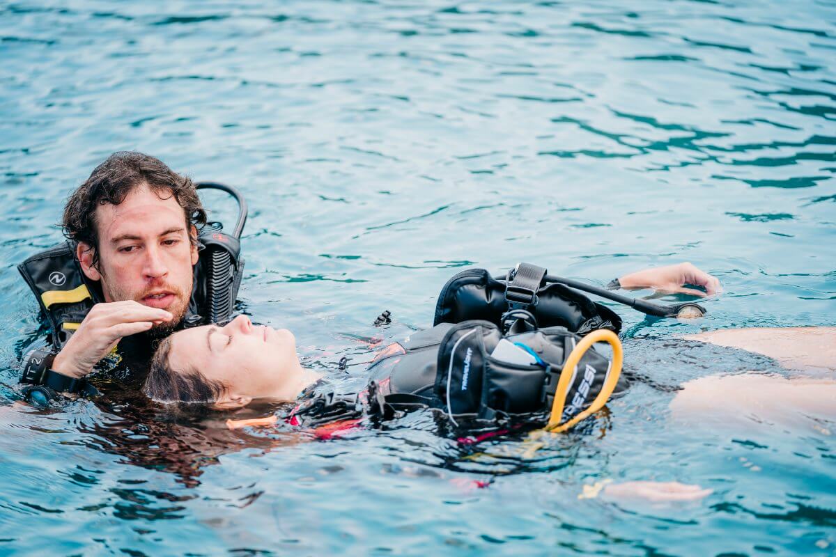padi rescue diver course in koh tao