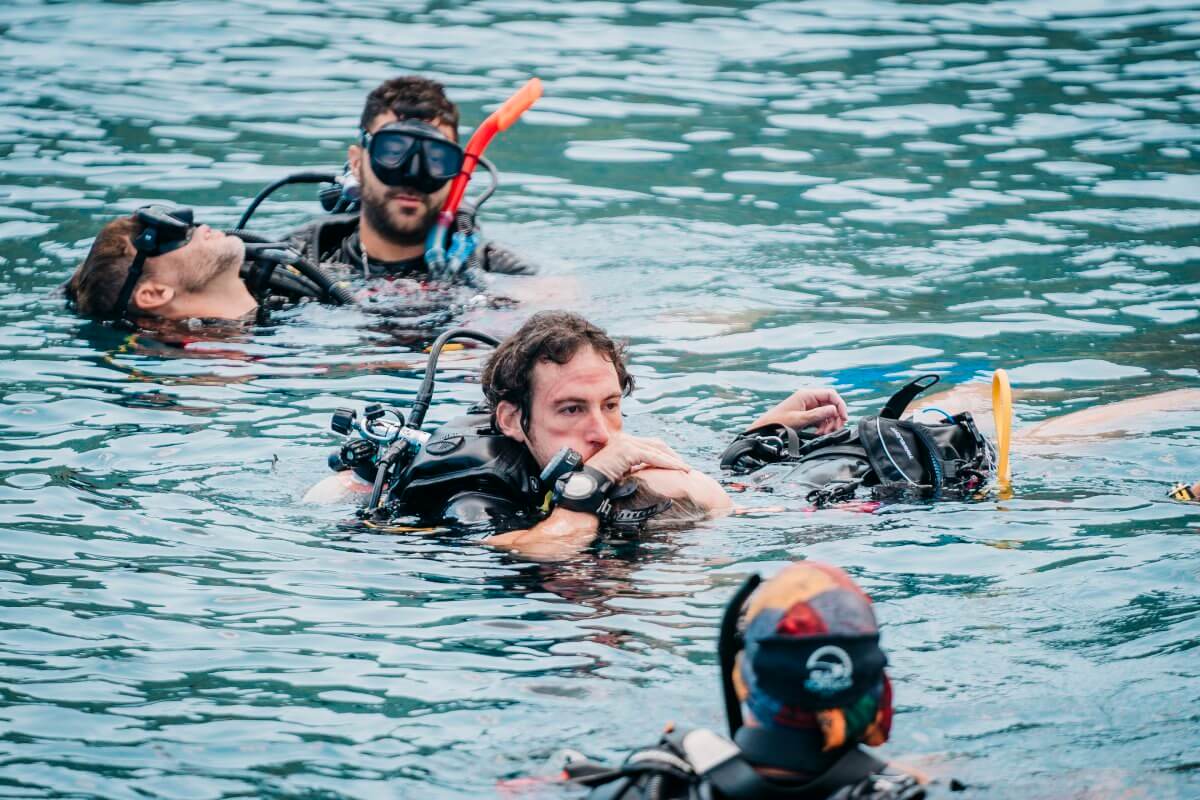 padi rescue diver course in koh tao