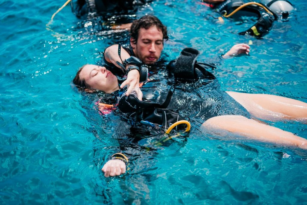 padi rescue diver course in koh tao