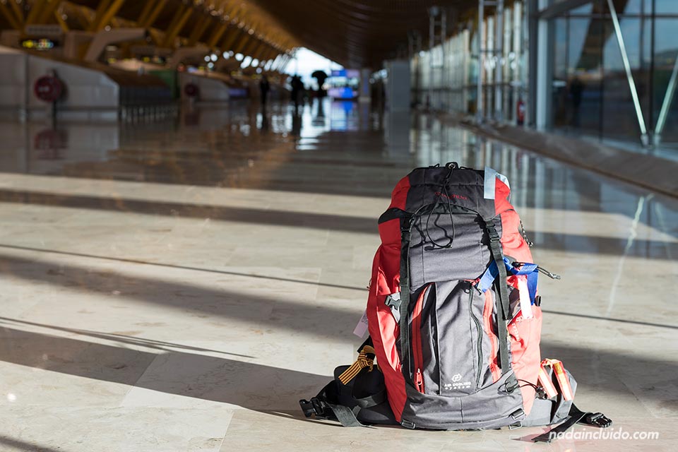 islatortugadivers.com koh tao-Madrid-Barajas-Mochila