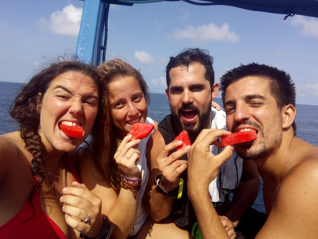 www.islatortugadivers-isla-tortuga-divers-koh-tao-cursos-buceo-español-equipo-ceaining-station-frutita
