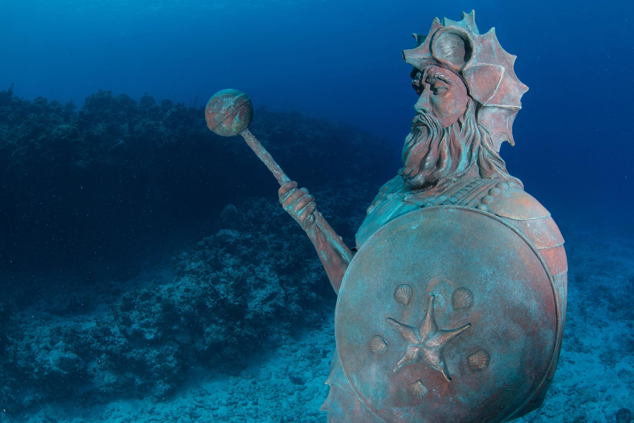 islatortugadivers.com koh tao 10-estatuas-bajo-el-agua-mar-guardian-arrecife-gran-caiman