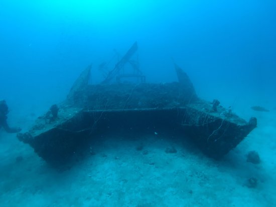 islatortugadivers.com-koh-tao-catamaran-wreck-in-tanote