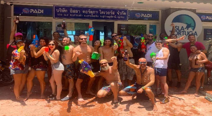 islatortugadivers.com koh tao songkran festival 2019
